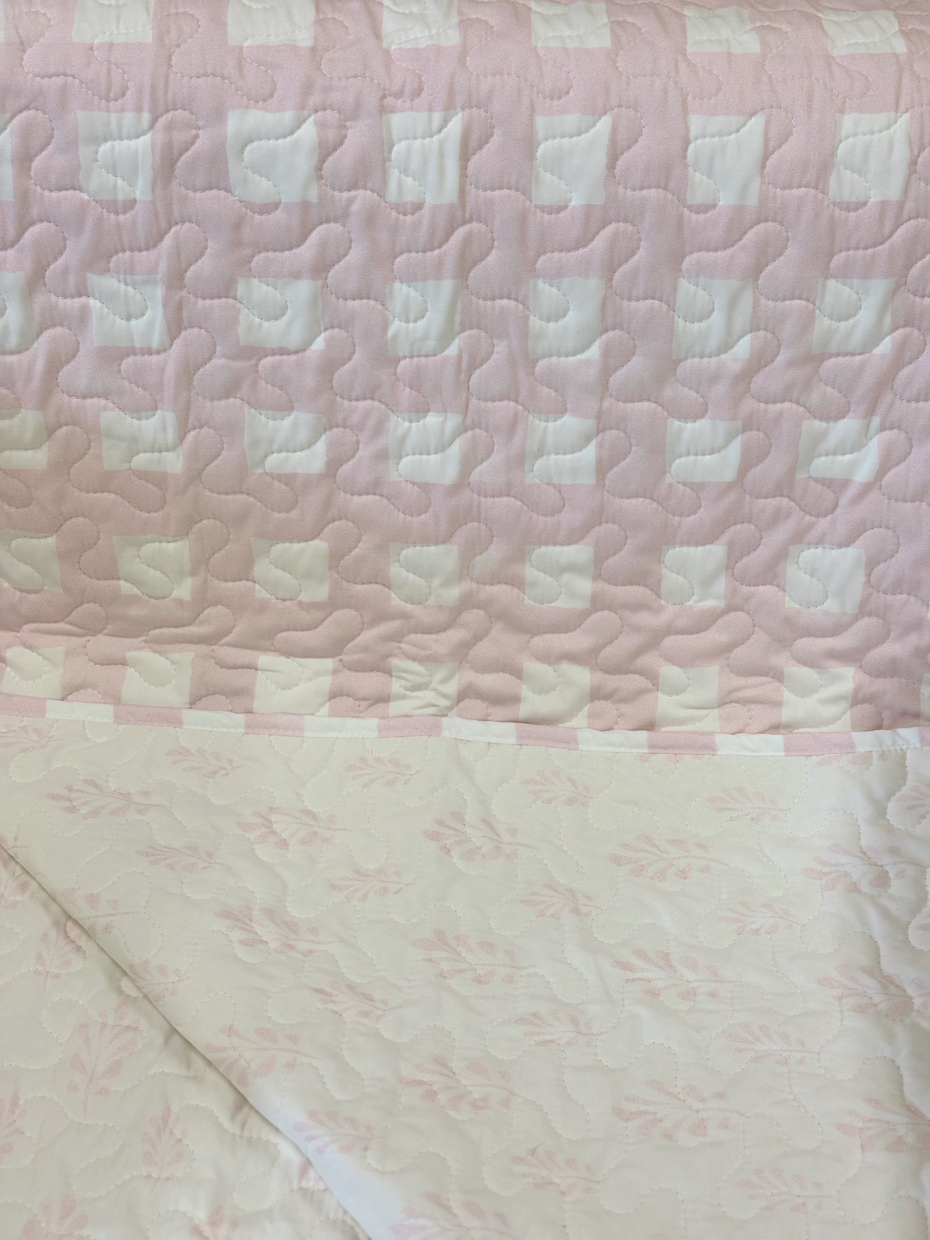 Ellie Plaid Quilt in baby pink