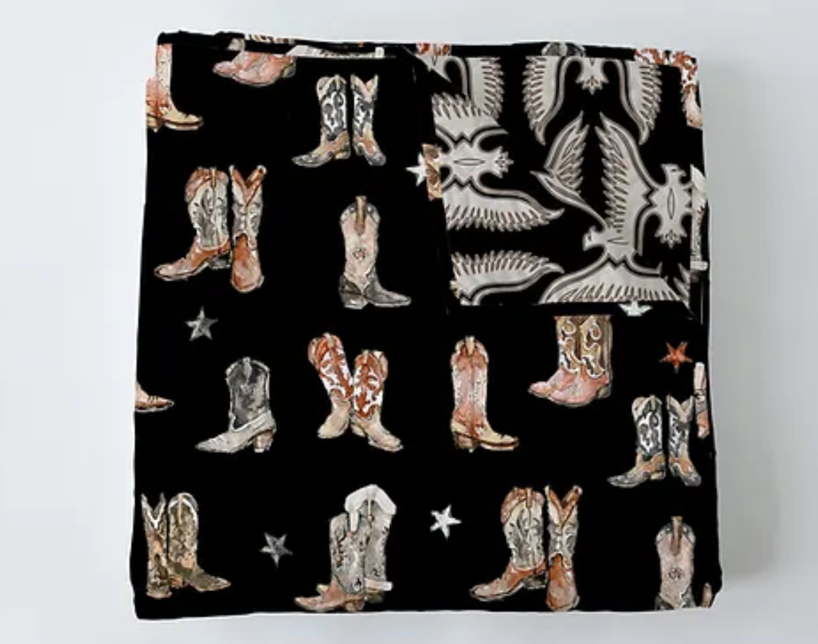 Thunderbird Boots Quilt in black