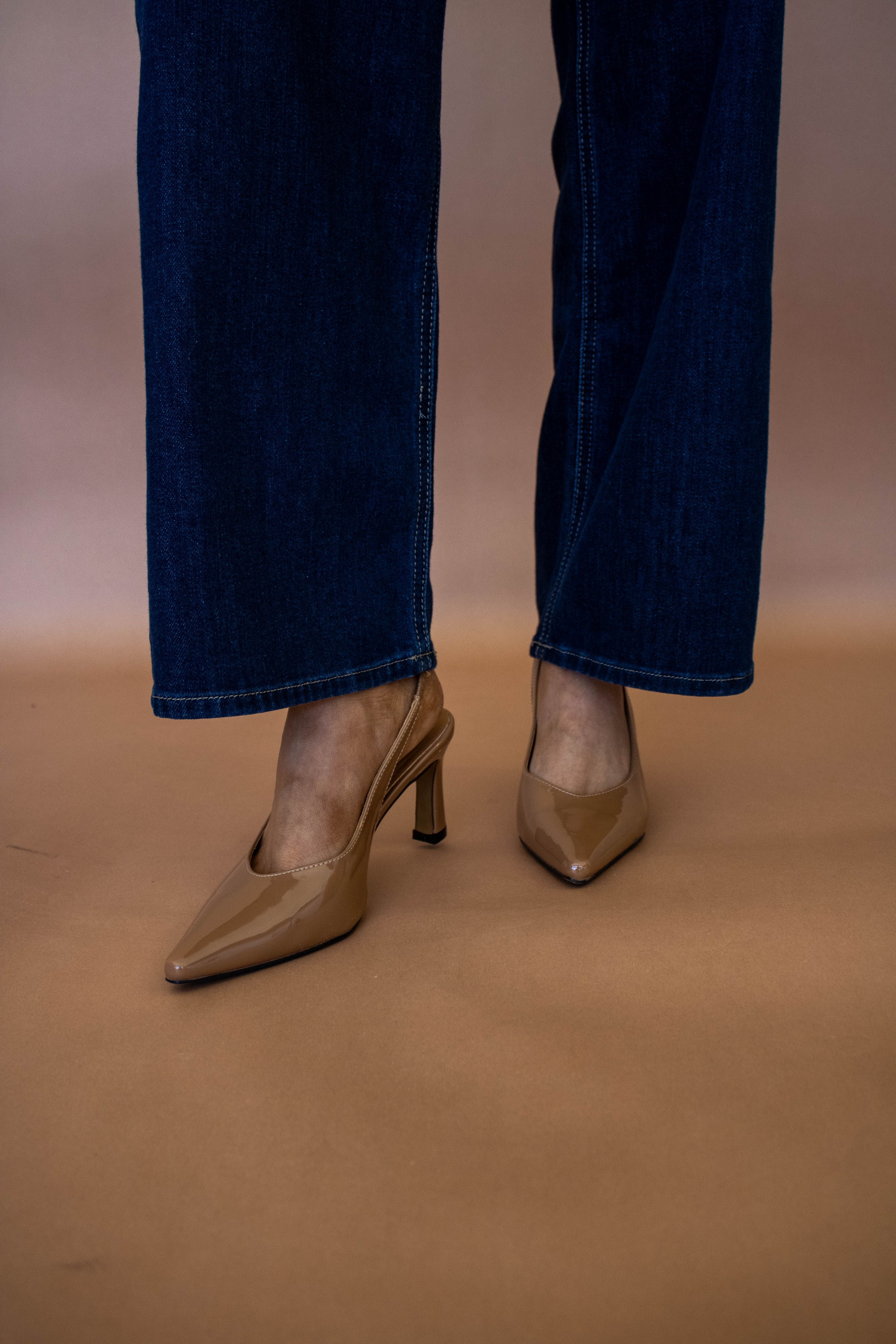 Pointed Toe Slingback Heel in Taupe