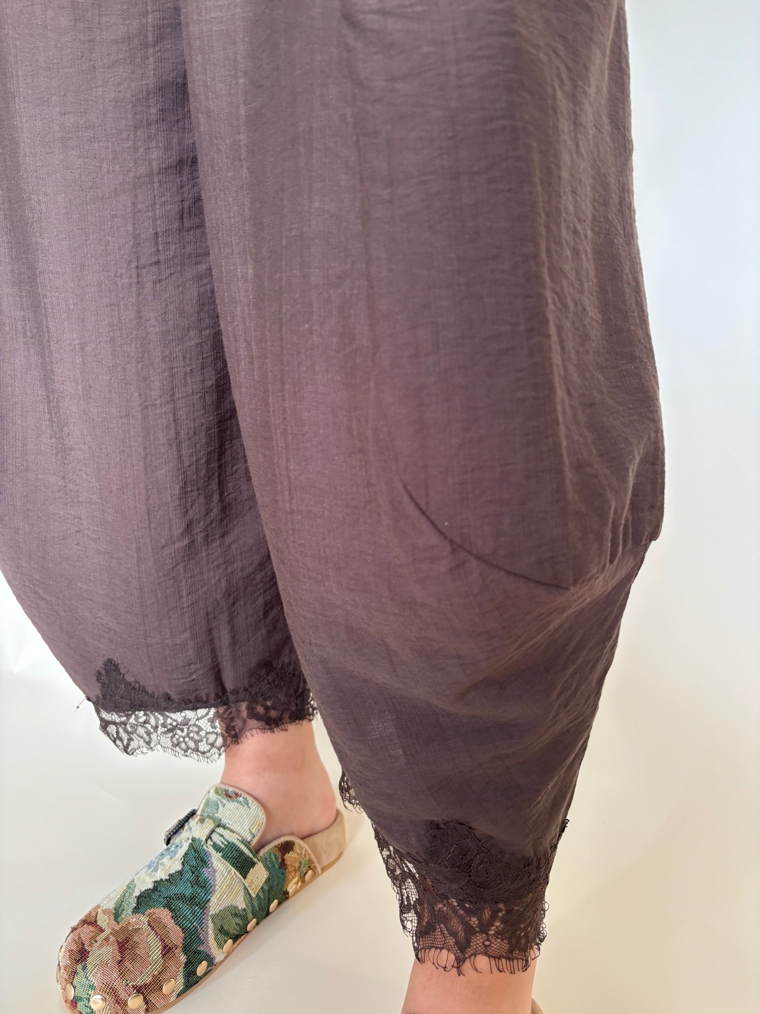West Barrel Pants with Lace trim