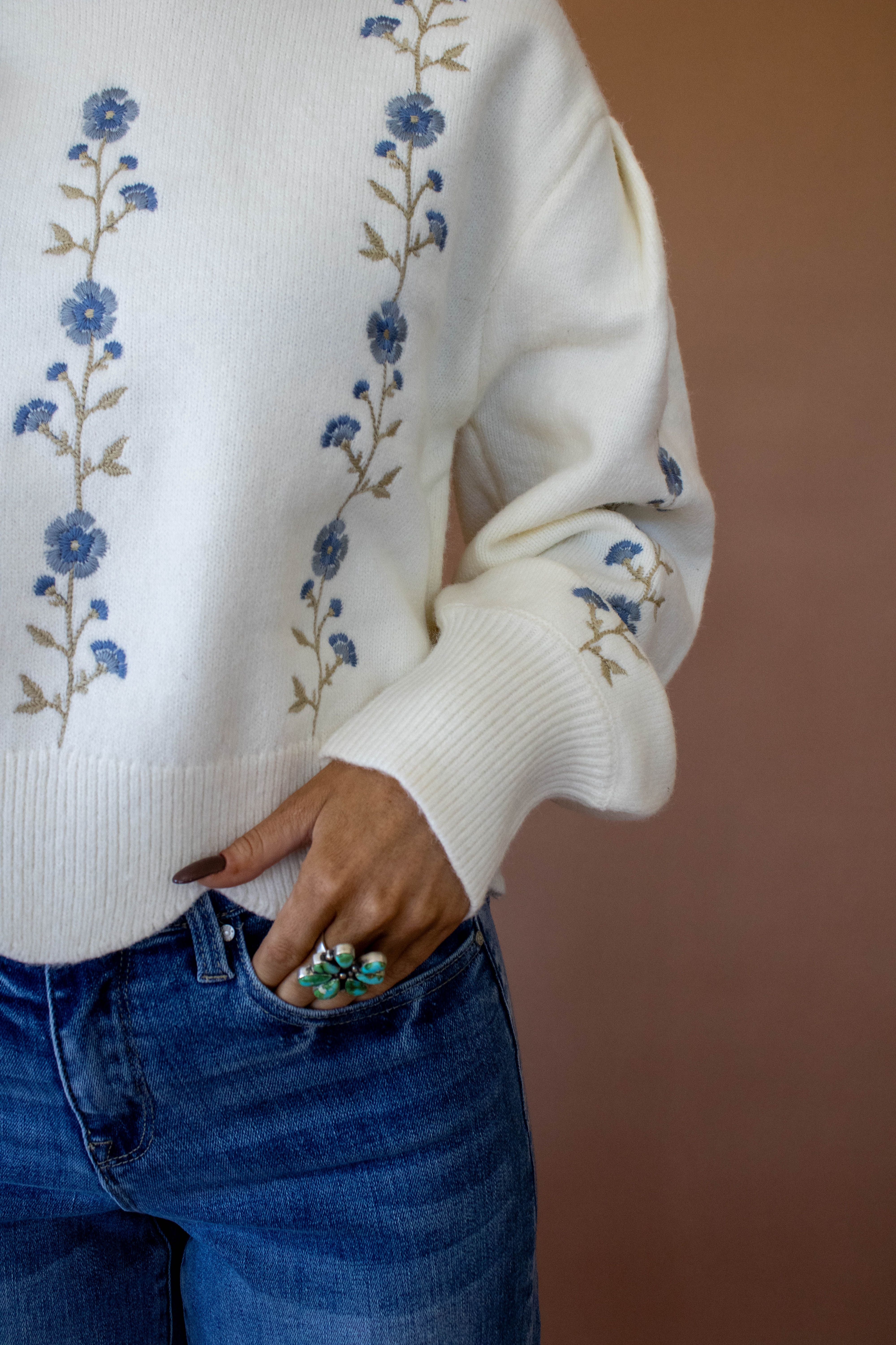 Scalloped Floral Embroidered Sweater in Cream